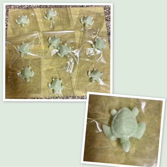 Handmade Oatmeal Turtle Soap Set - Picture 2 of 2